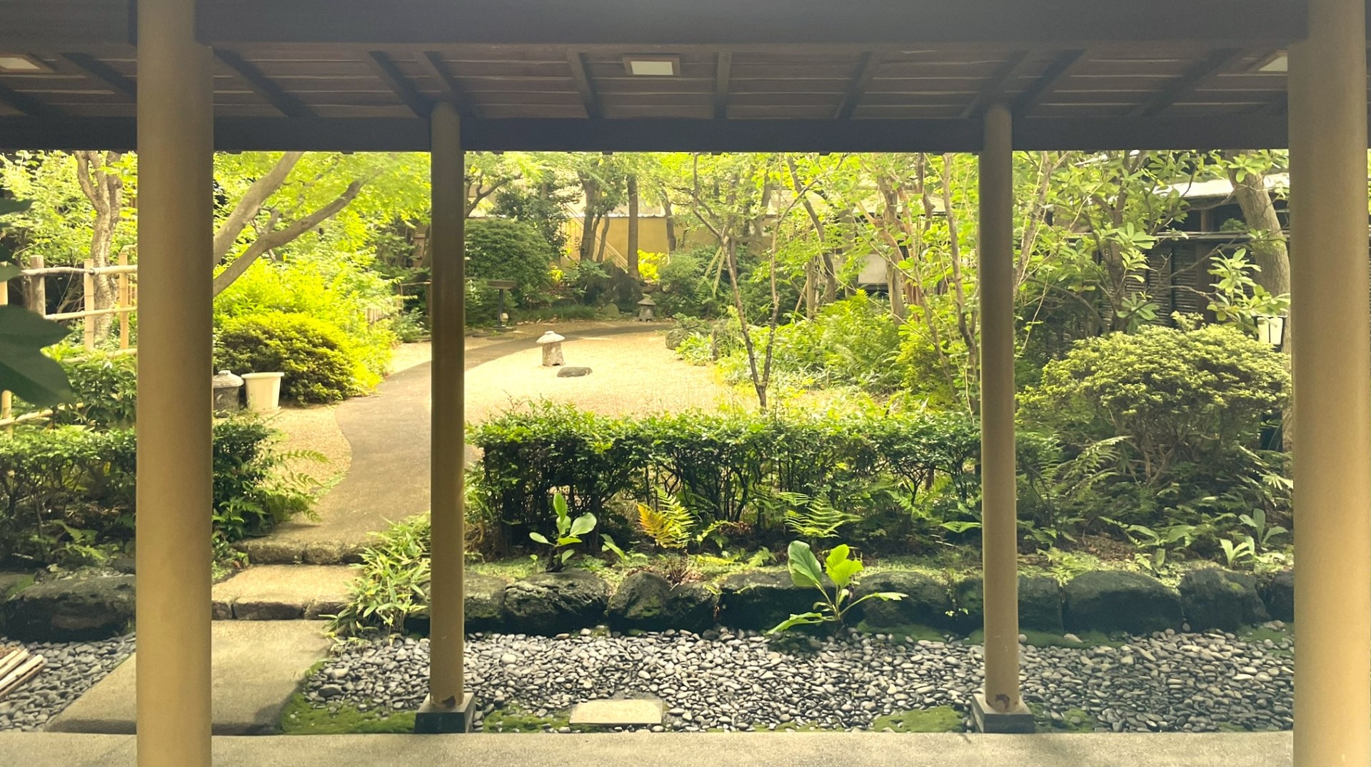 横浜駅至近の日本庭園4